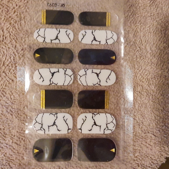 Nail care bundle. 4 items. 3 polishes& 1 set of black marble w/gold Nail wraps - Picture 5 of 6